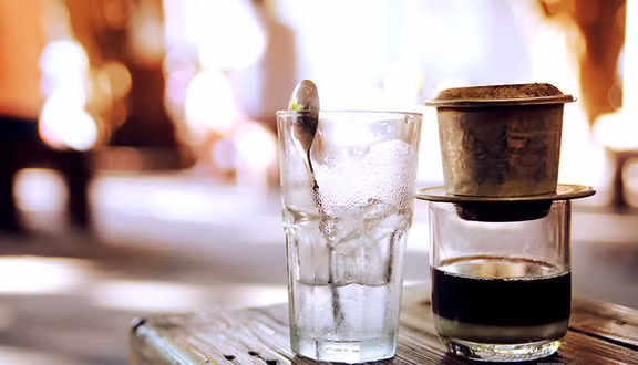 Một thời, tôi có cái thú cà phê vỉa hè. Ảnh minh họa Một thời, tôi có cái thú cà phê vỉa hè. Ảnh minh họa