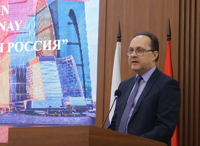 Đại sứ Nga tại Việt Nam Gennady Bezdetko tại buổi chia sẻ thông tin về Liên bang Nga hiện nay ngày 15-5 ở Hà Nội. Ảnh: Dương Ngọc