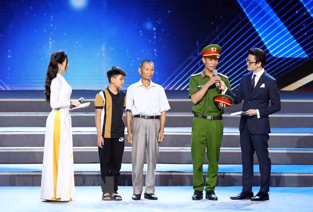 Chương trình giao lưu với các đại biểu. (Ảnh: Phạm Kiên/TTXVN) Chương trình giao lưu với các đại biểu. (Ảnh: Phạm Kiên/TTXVN)