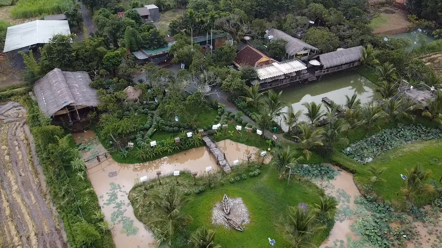 Nhiều công trình được xây dựng trên đất nông nghiệp ở cơ sở Vườn Bồ Câu (huyện Buôn Đôn)