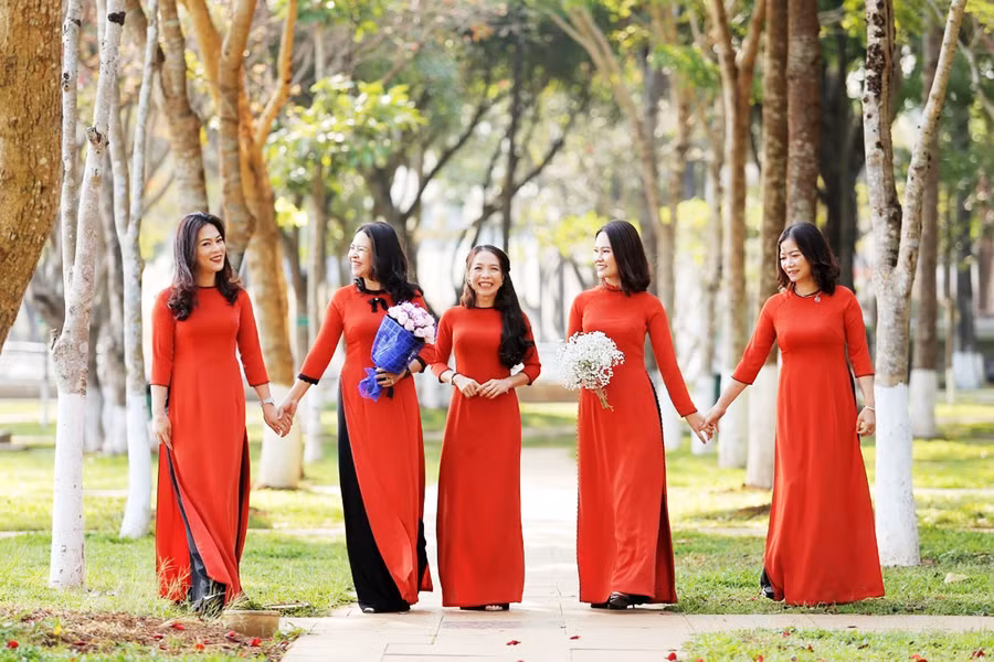 Phụ nữ Gia Lai có nhiều hoạt động tôn vinh áo dài. Ảnh: Nguyên Bình