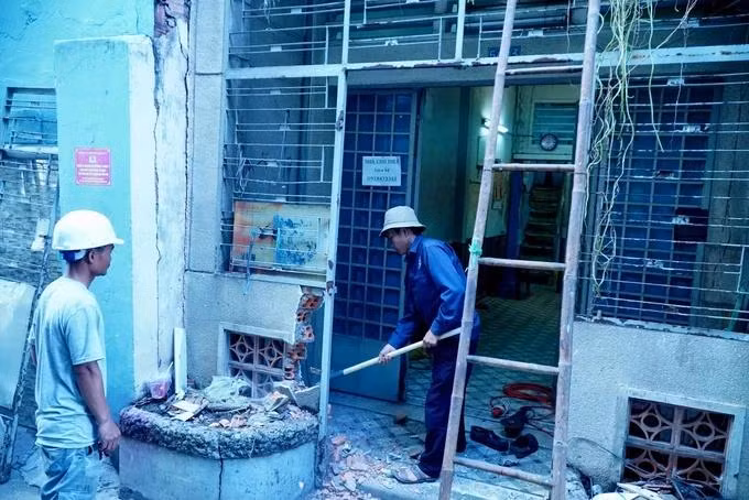 Hẻm 549 Nguyễn Đình Chiểu, phường 2, quận 3, từ 2,2m được mở rộng thành 5m, với diện tích hiến đất là gần 200m² Hẻm 549 Nguyễn Đình Chiểu, phường 2, quận 3, từ 2,2m được mở rộng thành 5m, với diện tích hiến đất là gần 200m²