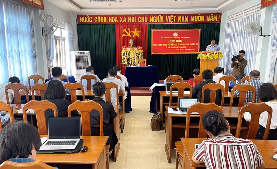 Ban Thường trực Ủy ban MTTQ Việt Nam tỉnh tổ chức họp báo thông tin về đại hội. Ảnh: Phương Dung