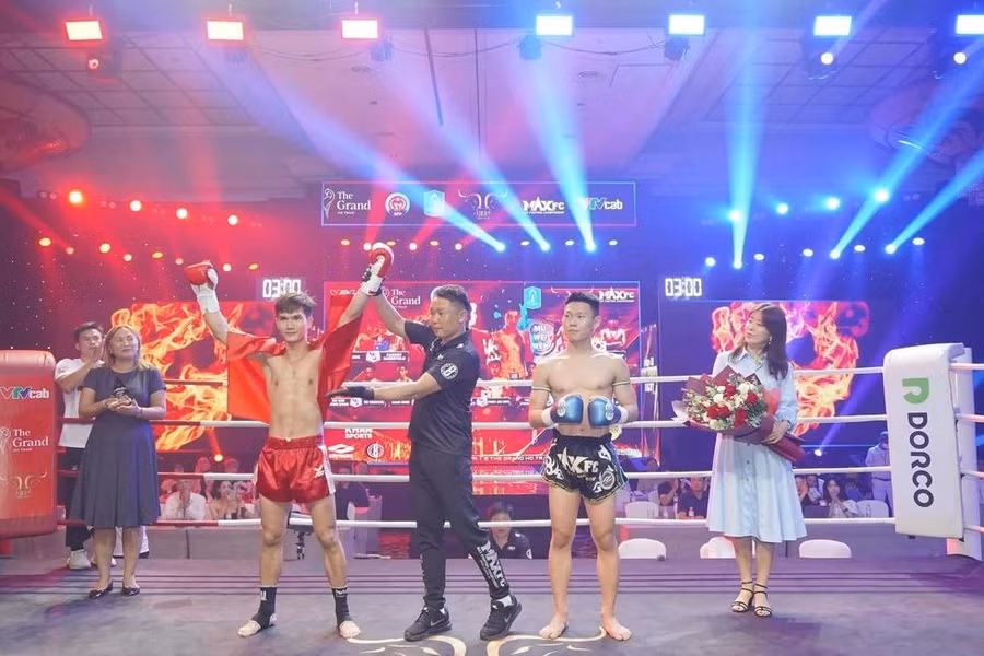 Quang Huy thắng áp đảo