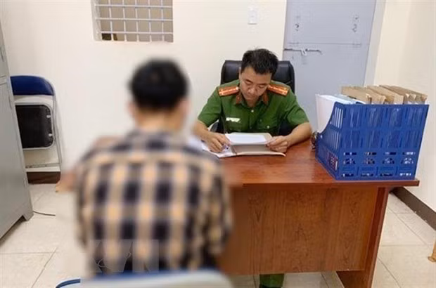 Cơ quan Công an huyện Ea H’leo, tỉnh Đắk Lắk làm việc với N.C.C. (Ảnh: TTXVN phát) Cơ quan Công an huyện Ea H’leo, tỉnh Đắk Lắk làm việc với N.C.C. (Ảnh: TTXVN phát)