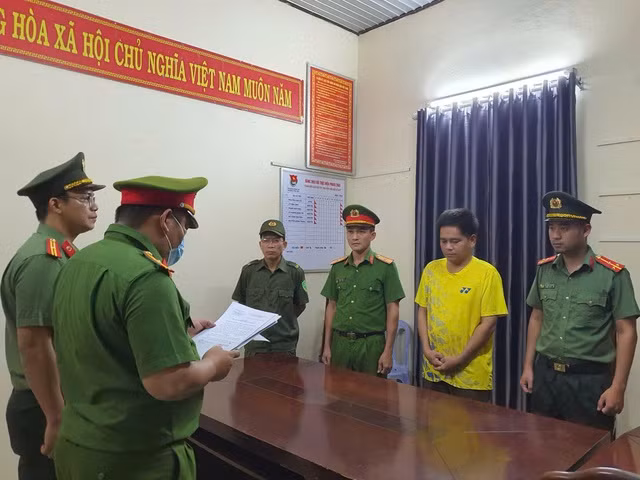 Công an đã bắt giữ Lê Trung Thành để điều tra hành vi lừa đảo, chiếm đoạt tài sản. Ảnh: Hồng Nhung Công an đã bắt giữ Lê Trung Thành để điều tra hành vi lừa đảo, chiếm đoạt tài sản. Ảnh: Hồng Nhung