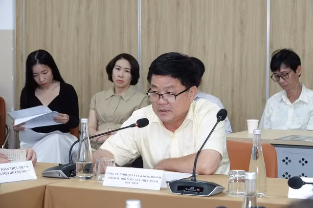 Đại diện chợ đầu mối nông sản thực phẩm Hóc Môn cho biết nông sản từ các tỉnh Tây Nguyên đổ về TP HCM ngày càng nhiều Đại diện chợ đầu mối nông sản thực phẩm Hóc Môn cho biết nông sản từ các tỉnh Tây Nguyên đổ về TP HCM ngày càng nhiều