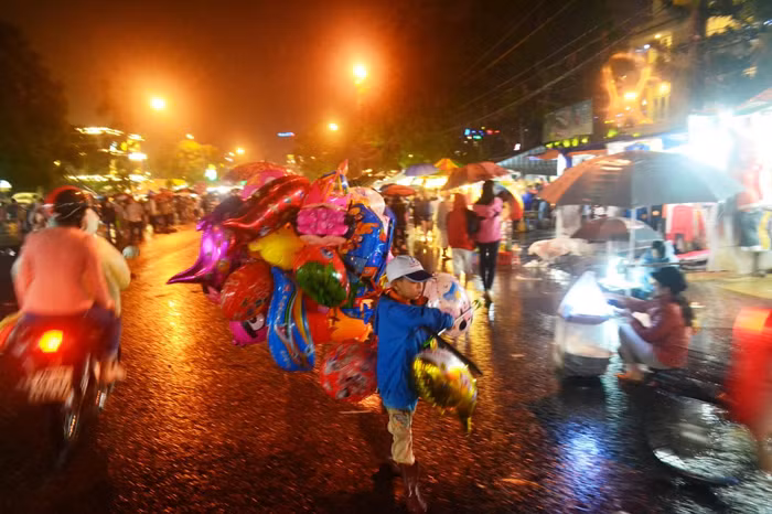 Những đứa trẻ ở chợ. Những đứa trẻ ở chợ.