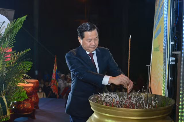 20 giờ tối 19.4, lễ xuất quân của đoàn thể thao Việt Nam dự SEA Games 32 đã được tổ chức tại Trung tâm huấn luyện thể thao quốc gia Hà Nội. 20 giờ tối 19.4, lễ xuất quân của đoàn thể thao Việt Nam dự SEA Games 32 đã được tổ chức tại Trung tâm huấn luyện thể thao quốc gia Hà Nội.
