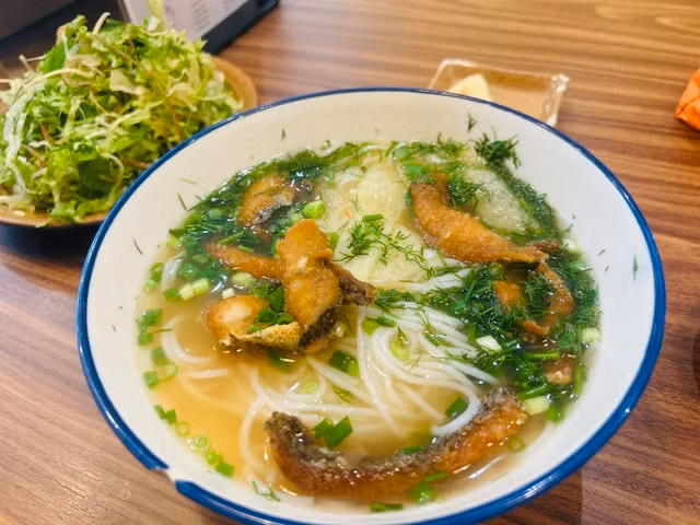 Ký sinh trùng sán lá gan có thể lây truyền qua đường ăn uống gây tổn thương gan và tăng nguy cơ ung thư. MINH HỌA: LÊ CẦM Ký sinh trùng sán lá gan có thể lây truyền qua đường ăn uống gây tổn thương gan và tăng nguy cơ ung thư. MINH HỌA: LÊ CẦM