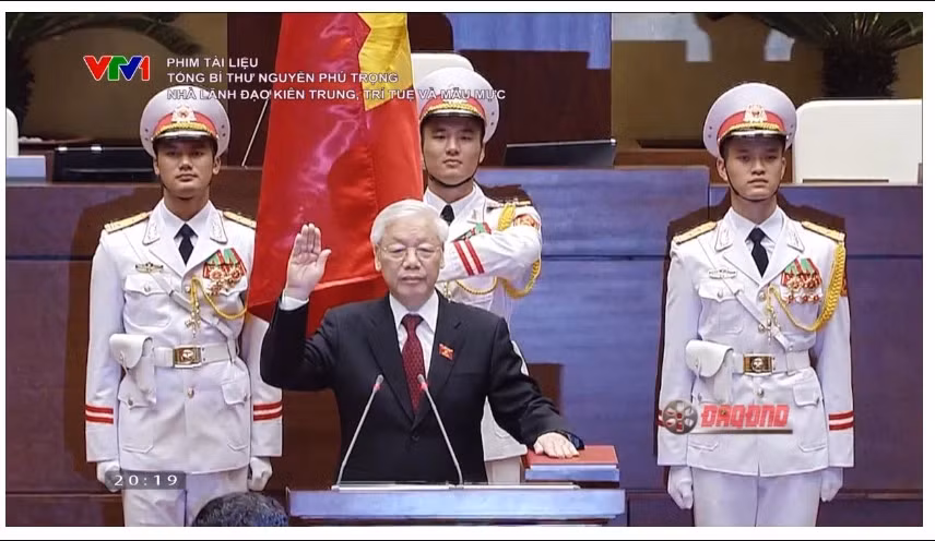 Cảnh trong bộ phim tài liệu "Tổng Bí thư Nguyễn Phú Trọng - Nhà lãnh đạo kiên trung, trí tuệ và mẫu mực."