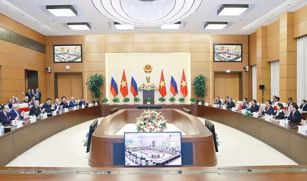 Cuộc hội đàm giữa Chủ tịch Quốc hội Vương Đình Huệ và Chủ tịch Duma Quốc gia Quốc hội Liên bang Nga Vyacheslav Viktorovich Volodin thành công tốt đẹp. (Ảnh: Doãn Tấn/TTXVN)