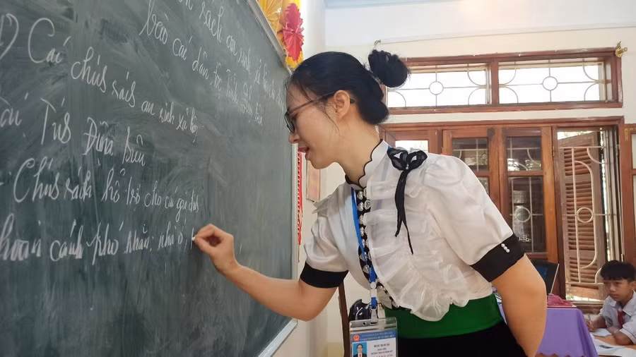Thiếu giáo viên vẫn đang là vấn đề nhức nhối của ngành giáo dục. (Ảnh: PV/Vietnam+)