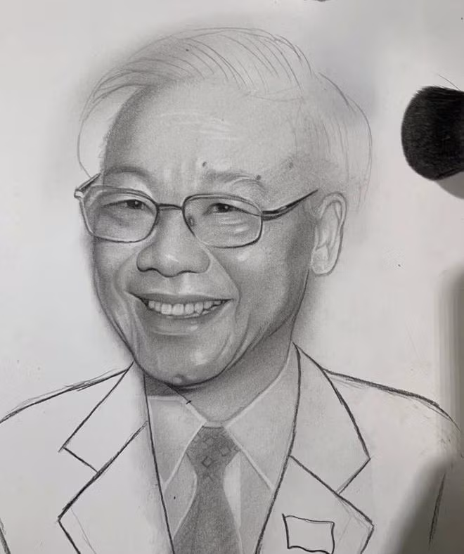 Quá trình hoàn thiện bức tranh bày tỏ niềm tiếc thương Tổng Bí thư Nguyễn Phú Trọng của cô gái ngụ tại tỉnh Gia Lai