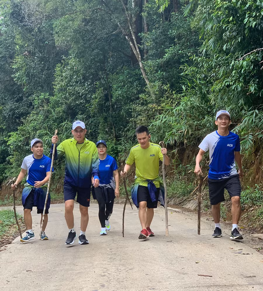 Thông qua các hoạt động thể thao, ACB Gia Lai tạo sự gắn kết tập thể và phát huy sức mạnh, sự nhiệt huyết của tuổi trẻ. Ảnh: Công Minh