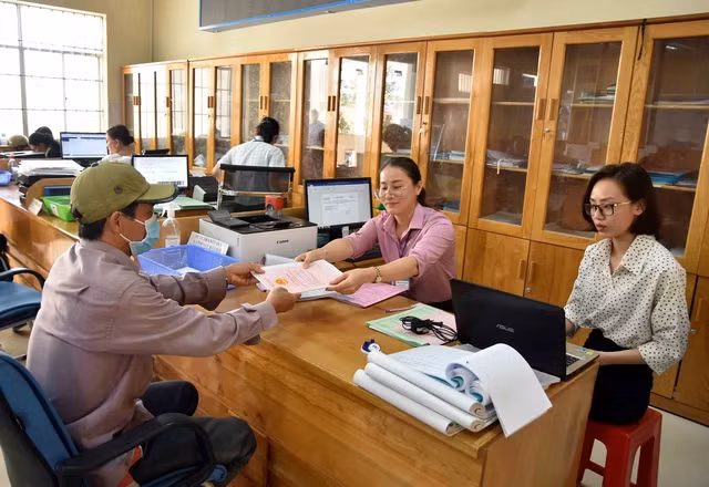 Tiền lương trung bình của công chức, viên chức sau khi thực hiện cải cách tiền lương tăng khoảng 30%.