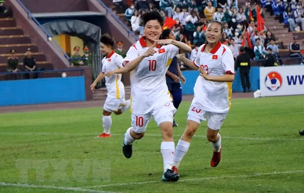 U20 nữ Việt Nam giành chiến thắng đậm U20 nữ Singapore. (Ảnh: Trung Kiên/TTXVN)