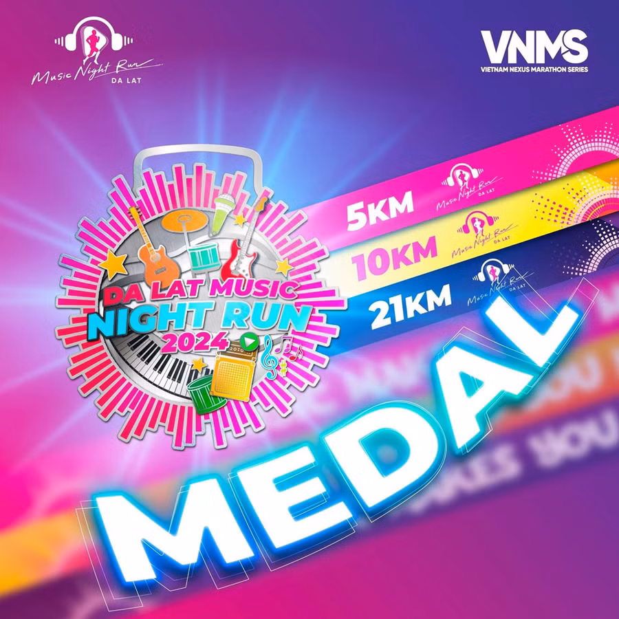 Pano quảng bá Chương trình Dalat Music Run 2024, với tấm huy chương các nhạc cụ quen thuộc nhưng thổi bùng niềm đam mê âm nhạc và tinh thần thể thao.