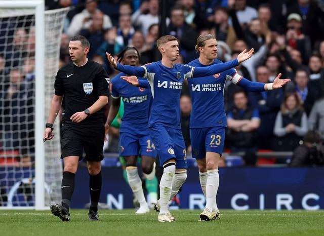 Cole Palmer (giữa) là tương lai của Chelsea và tuyển Anh. Ảnh: REUTERS