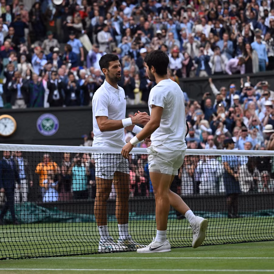 Novak Djokovic chưa thể có Grand Slam thứ 24, trong khi Carlos Alcaraz có giải major thứ hai trong sự nghiệp. Ảnh: Wimbledon Novak Djokovic chưa thể có Grand Slam thứ 24, trong khi Carlos Alcaraz có giải major thứ hai trong sự nghiệp. Ảnh: Wimbledon