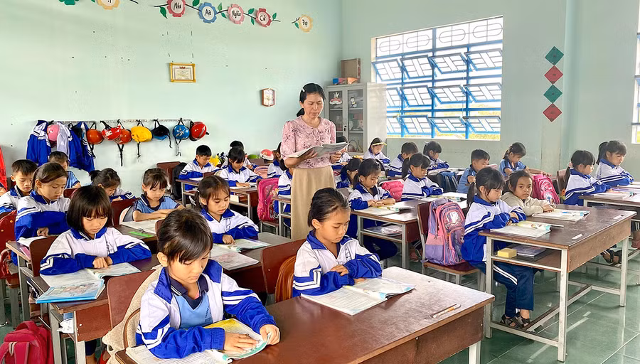 Cô Yến trong một giờ lên lớp. Ảnh: Mộc Trà
