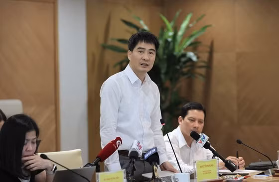 Ông Nguyễn Phong Nhã phát biểu tại cuộc họp báo. Ảnh: TB