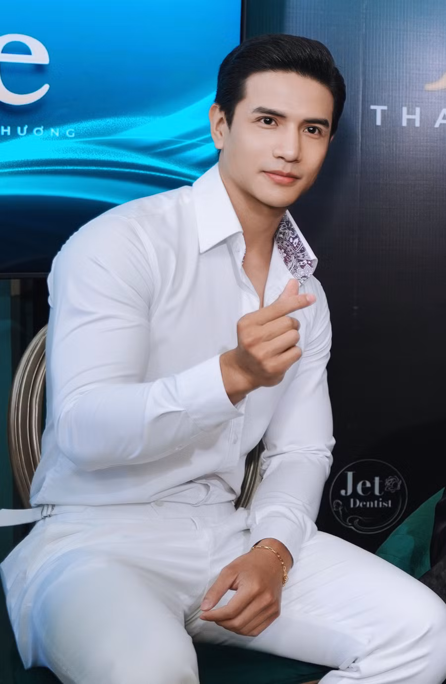 Nam vương Trịnh Bảo "gây thương nhớ" bởi vẻ ngoài điển trai. Anh khá im ắng trong các hoạt động nghệ thuật thời gian qua. Ảnh: BTC