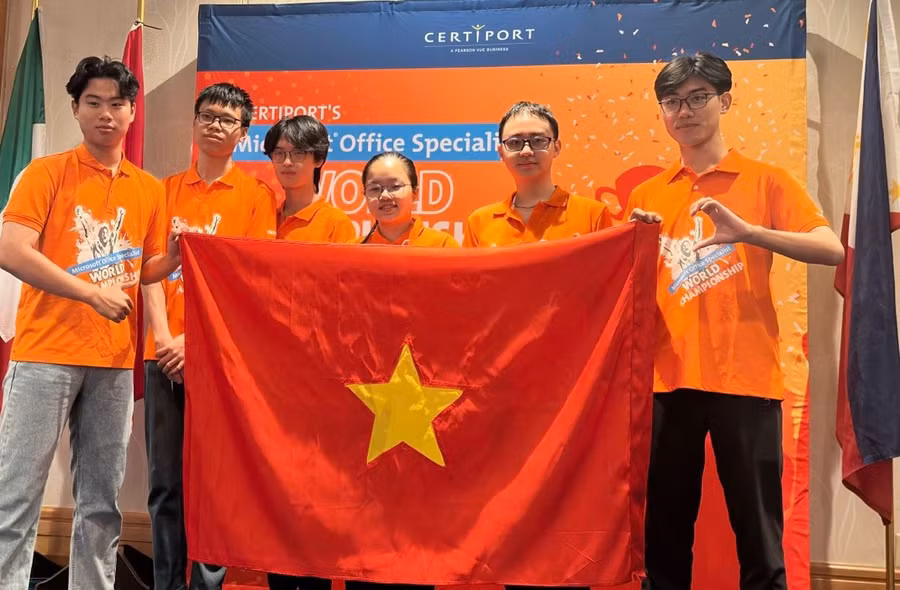 6 thành viên của Đội tuyển Việt Nam đều xuất sắc lọt vào top 10 chung cuộc ở các hạng mục thi đấu