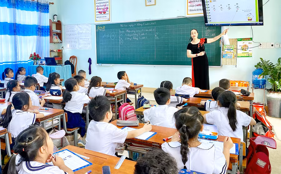Xây dựng trường học đạt chuẩn quốc gia được xem là “chìa khóa” để nâng cao chất lượng giáo dục toàn diện. Ảnh: H.T