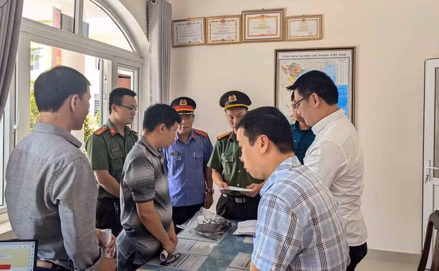 Các đối tượng liên quan trong vụ án bị khởi tố, bắt tạm giam. Ảnh: Công an Quảng Nam