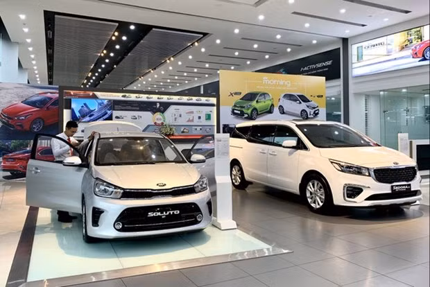 Khách hàng có thể hưởng lợi kép khi mua xe lắp ráp trong nước từ tháng Sáu. (Ảnh: PV/Vietnam+)
