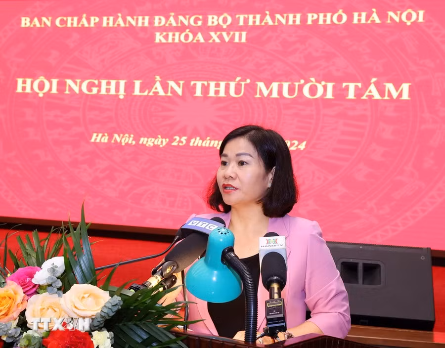 Phó Bí thư Thường trực Thành ủy Hà Nội Nguyễn Thị Tuyến phát biểu khai mạc hội nghị. (Ảnh: Văn Điệp/TTXVN)