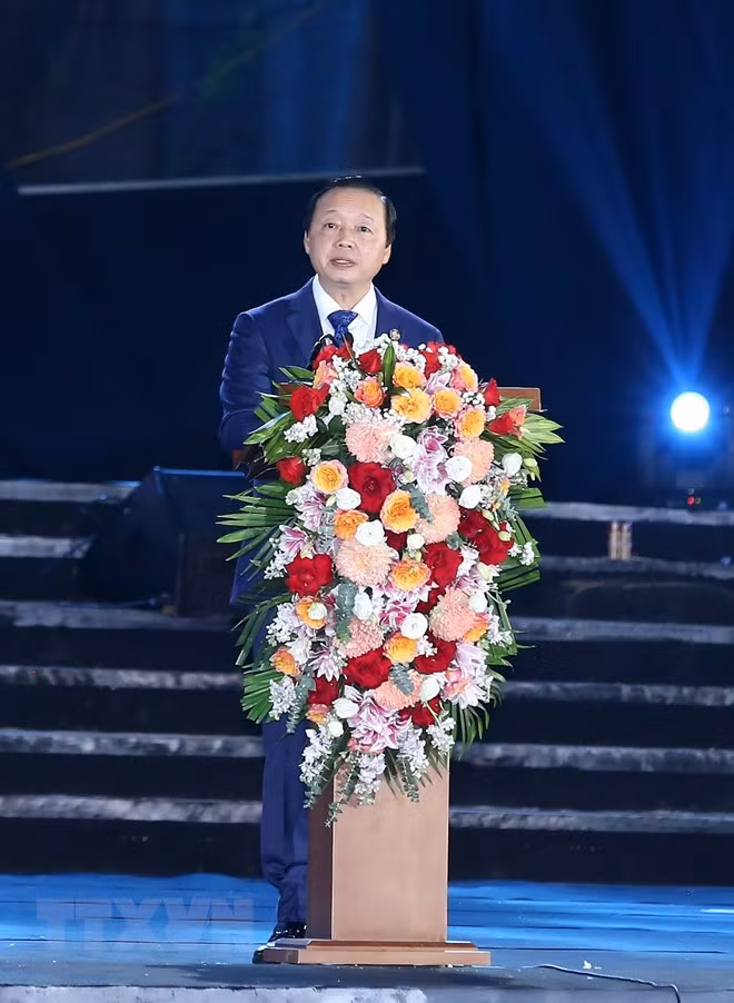 Phó Thủ tướng Chính phủ Trần Hồng Hà phát biểu chúc mừng. (Ảnh: Quốc Khánh/TTXVN)