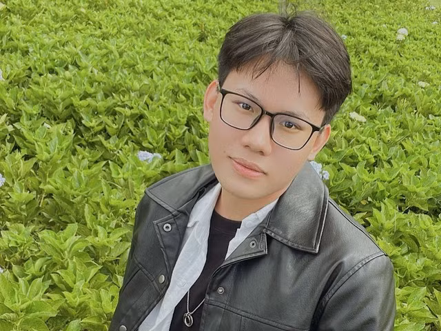 Chàng sinh viên Quảng Ngãi 'cất cánh' từ gió biển quê hương - Ảnh 1. Nguyễn Thành Phát, sinh viên nhóm ngành máy tính và công nghệ thông tin Trường ĐH Khoa học tự nhiên TP.HCM. Ảnh: NVCC