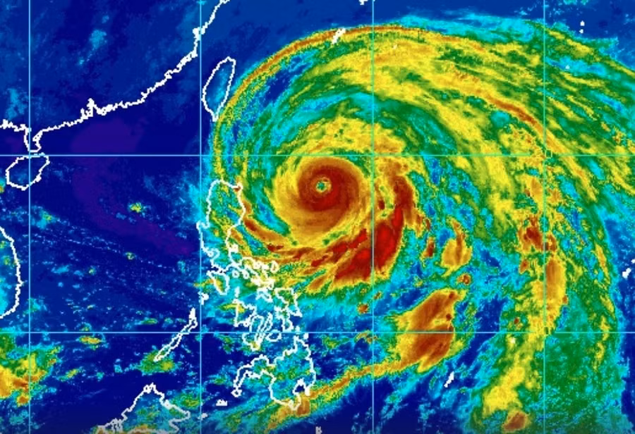 Bão Mawar ở vùng biển Philippines vào hồi 23h ngày 28.5. Ảnh: PAGASA.