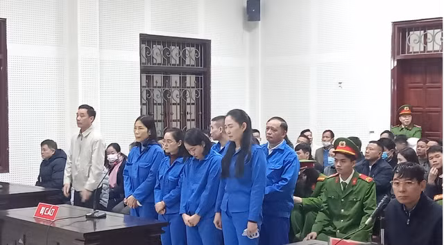Các bị cáo tại phiên tòa.