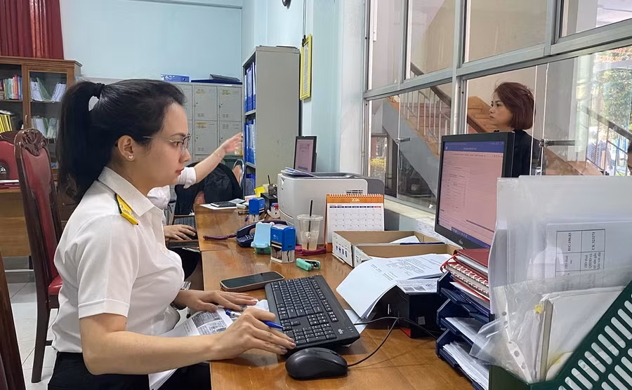 Ngành Thuế tiếp tục rà soát, cắt giảm, đơn giản hóa TTHC tạo điều kiện thuận lợi cho người nộp thuế. Ảnh: Sơn Ca