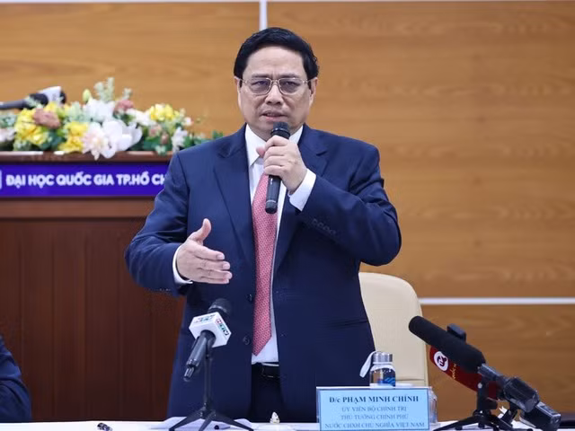 Thủ tướng Phạm Minh Chính nêu rõ, thời gian tới, hoạt động đào tạo của ĐHQG TPHCM theo hướng "đúng, trúng", bám sát quy hoạch, nhu cầu phát triển của đất nước, của vùng, các ngành, lĩnh vực đang cần - Ảnh: VGP/Nhật Bắc