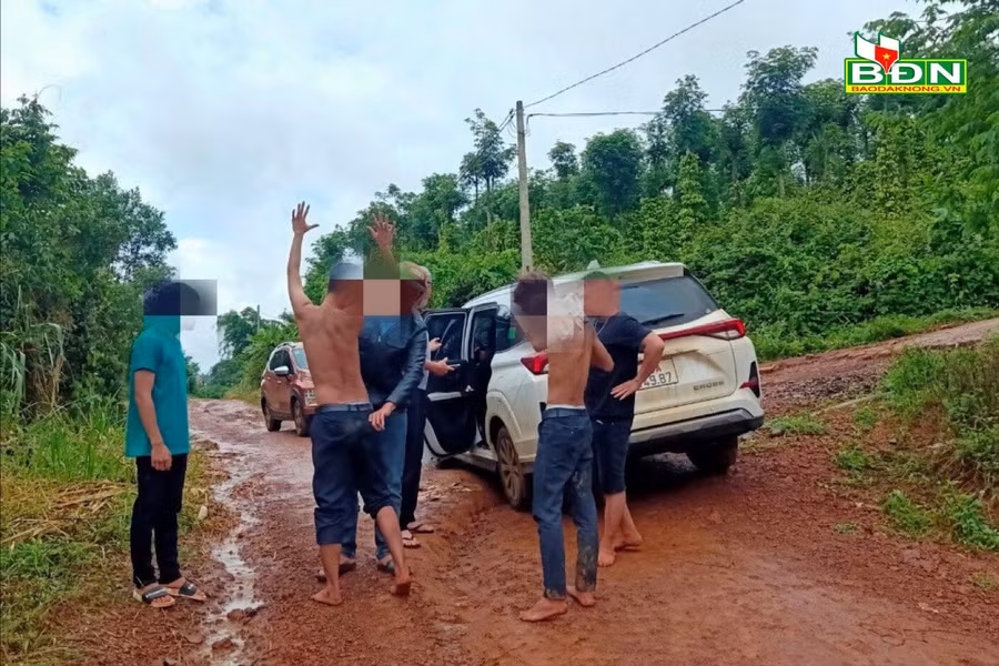Các đối tượng bị bắt giữ