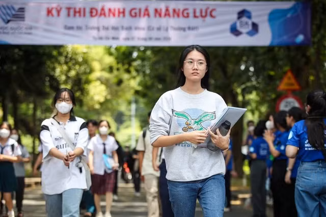 Theo các chuyên gia, sự thay đổi số thí sinh đạt điểm trong từng phân khúc sẽ có những tác động đến việc xét tuyển và điểm chuẩn các trường trong thời gian tới. Ảnh: NHẬT THỊNH Theo các chuyên gia, sự thay đổi số thí sinh đạt điểm trong từng phân khúc sẽ có những tác động đến việc xét tuyển và điểm chuẩn các trường trong thời gian tới. Ảnh: NHẬT THỊNH