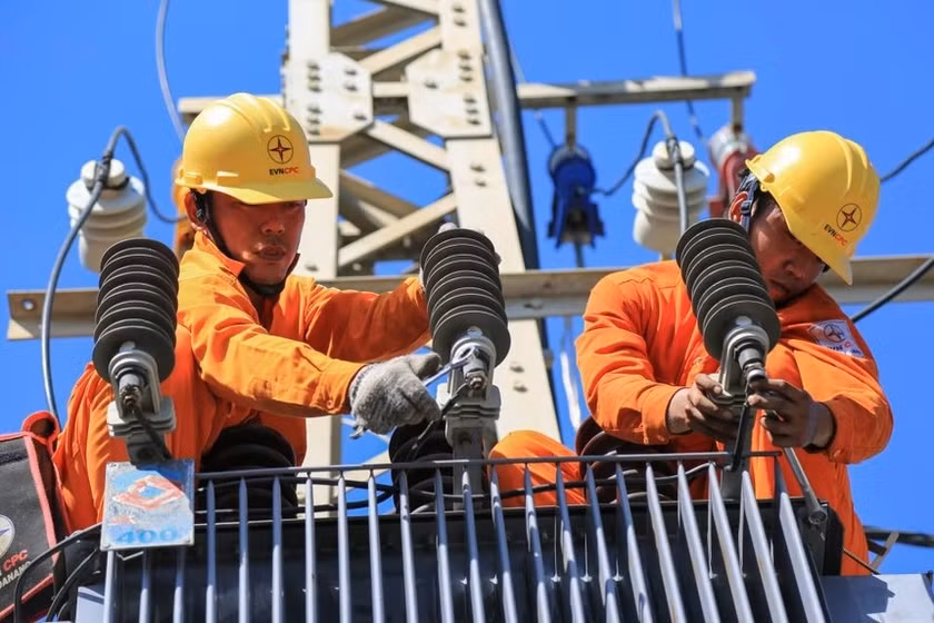 Khẩn trương hoàn thiện việc sửa đổi, bổ sung định về cơ chế điều chỉnh mức giá bán lẻ điện bình quân. Ảnh: EVN Khẩn trương hoàn thiện việc sửa đổi, bổ sung định về cơ chế điều chỉnh mức giá bán lẻ điện bình quân. Ảnh: EVN