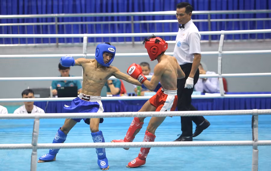 Các trận đấu tại Giải Vô địch Kickboxing toàn quốc năm 2024 diễn ra kịch tính và hấp dẫn. Ảnh: L.V.N Các trận đấu tại Giải Vô địch Kickboxing toàn quốc năm 2024 diễn ra kịch tính và hấp dẫn. Ảnh: L.V.N