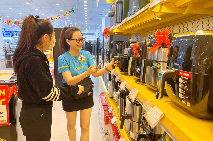 Năm 2024, công tác bảo vệ quyền lợi của người tiêu dùng tiếp tục gắn với chủ đề “Thông tin minh bạch, tiêu dùng an toàn”. Ảnh: V.T