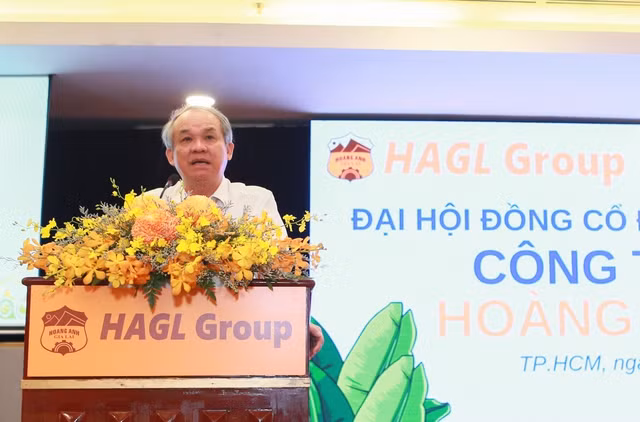 Bầu Đức trả lời cổ đông ngày 10-5. Bầu Đức trả lời cổ đông ngày 10-5.