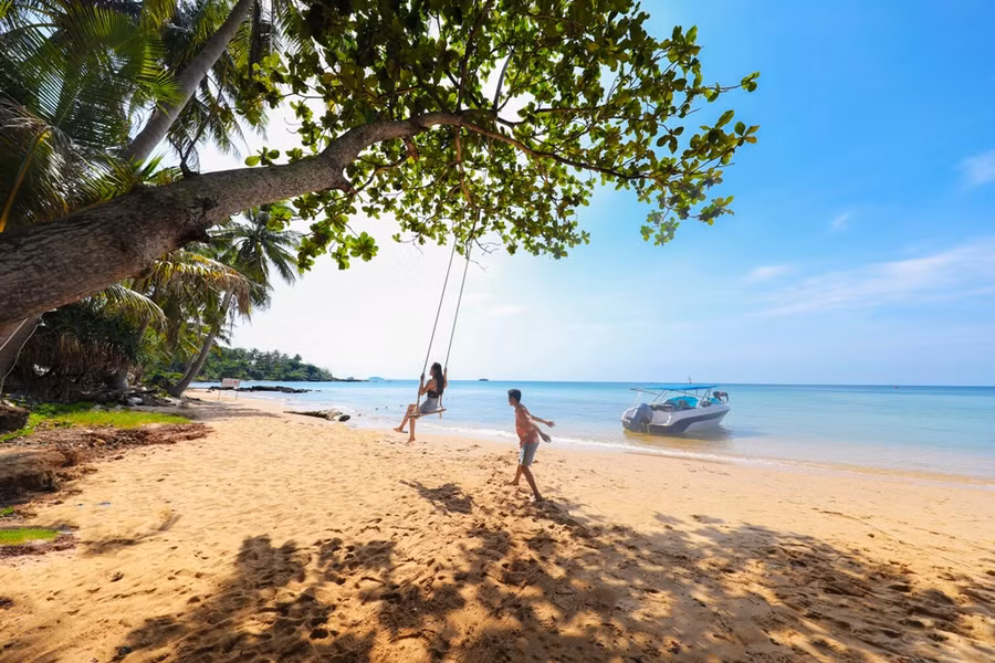 Những bãi biển đẹp thơ mộng và yên bình tại Phú Quốc