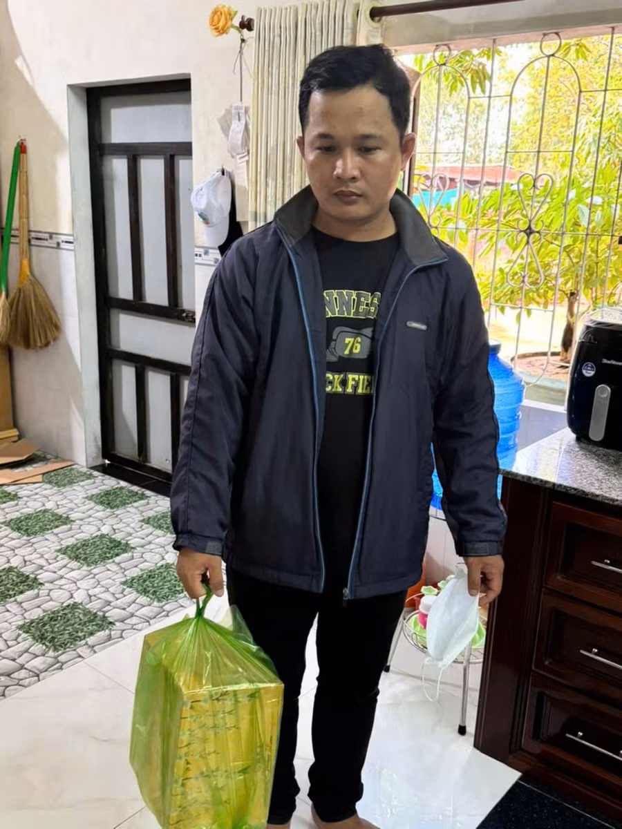 Huy cùng tang vật Huy cùng tang vật