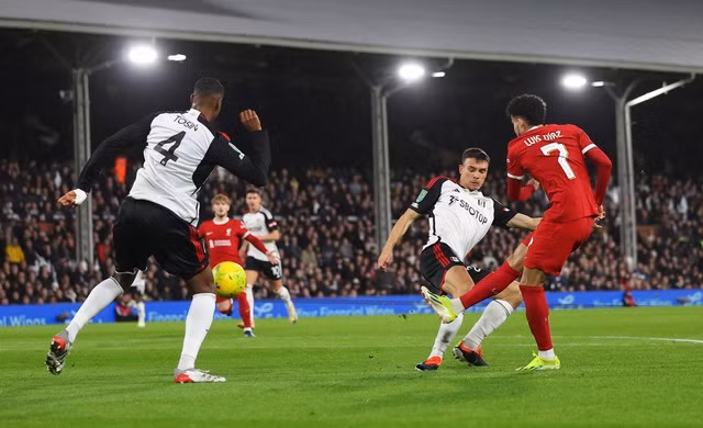 Luis Diaz mở tỉ số sớm cho Liverpool Luis Diaz mở tỉ số sớm cho Liverpool