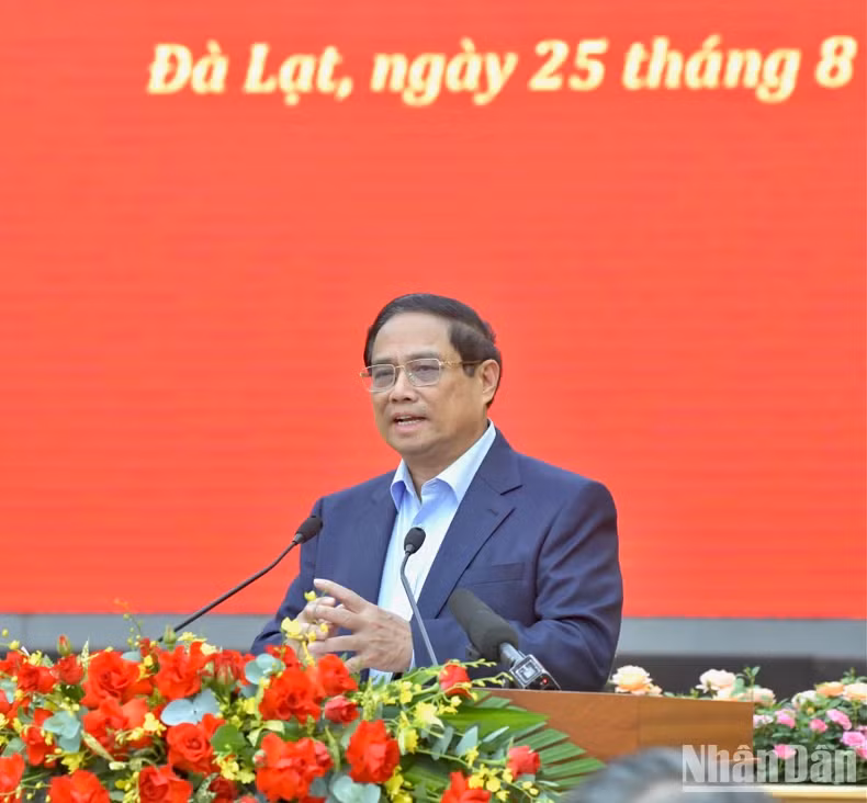 Thủ tướng Phạm Minh Chính phát biểu ý kiến kết luận Hội nghị. (Ảnh: Thanh Giang) Thủ tướng Phạm Minh Chính phát biểu ý kiến kết luận Hội nghị. (Ảnh: Thanh Giang)