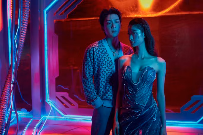 Vì sao nghệ sĩ Việt khen hết lời MV của Tăng Phúc, không chỉ đẹp mà còn toát mùi tiền? - Ảnh 3. Cảnh trong sản phẩm mới