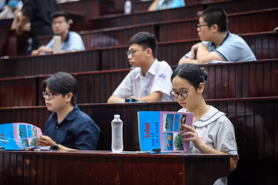 Thí sinh tham gia kỳ thi đánh giá năng lực đợt 2 của ĐH Quốc gia TP.HCM. Ảnh: Nhật Thịnh